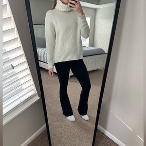 AE Oversized Turtleneck Sweater - Color Cream, Size Small